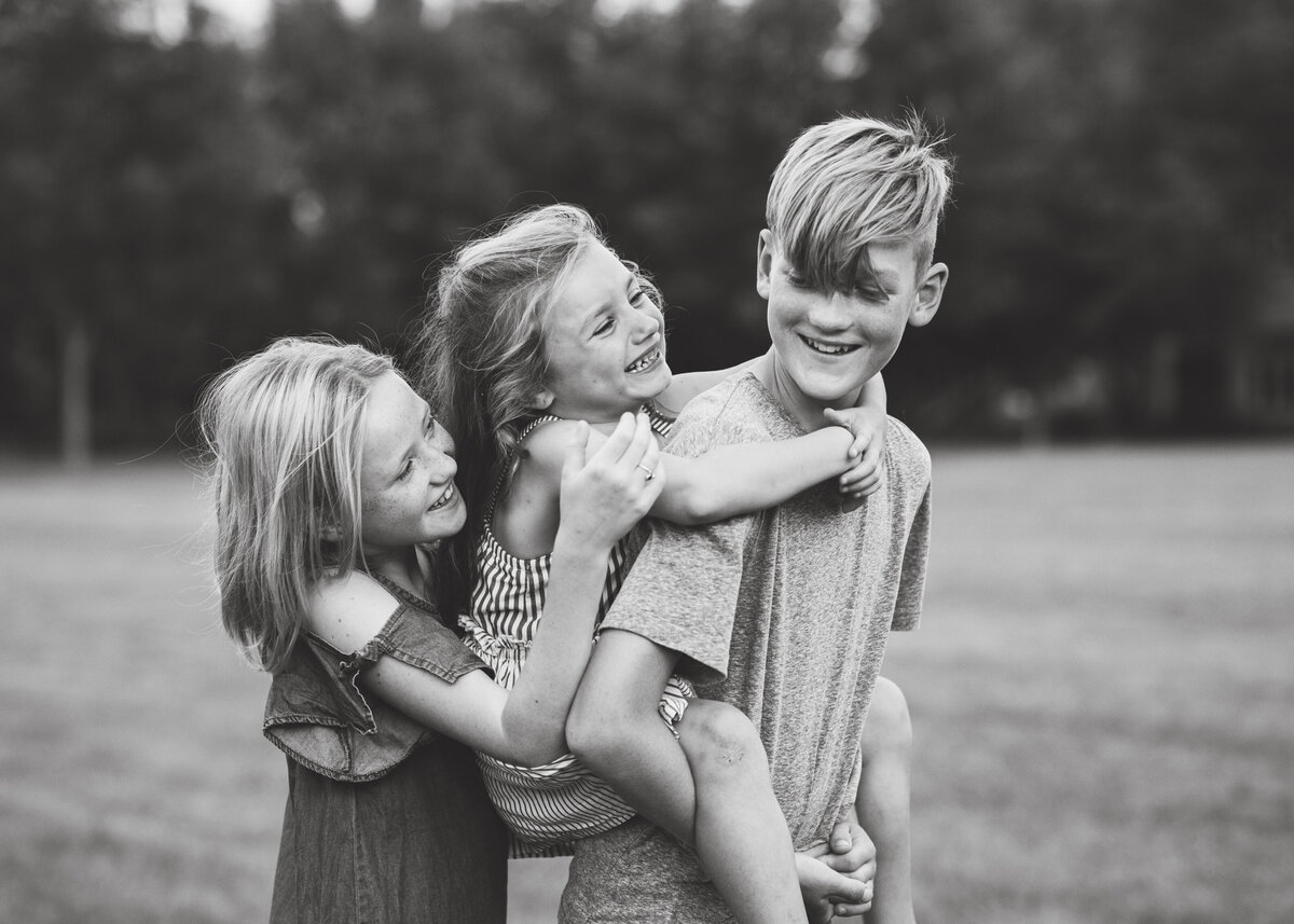 Des-Moines-Iowa-Family-Photographer-Theresa-Schumacher-Photography-Kids-Siblings