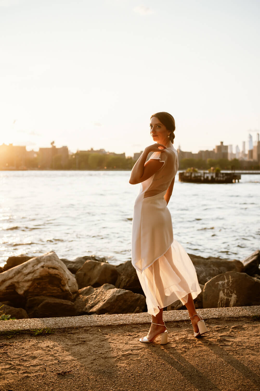 williamsburg.dominopark.engagementphotos.-14