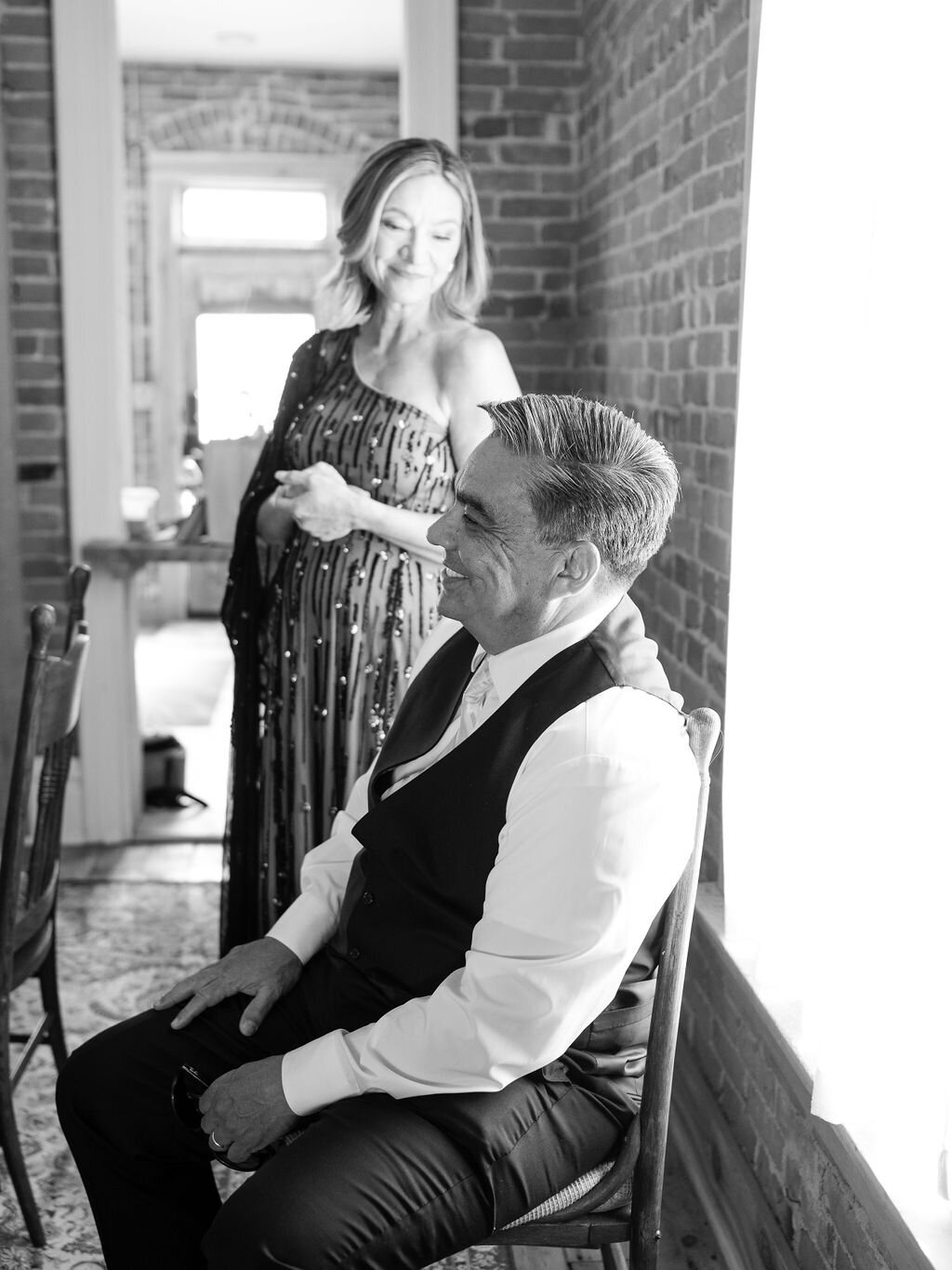 01.GettingReady-Kayla&Marcos-AlisonBrookePhotography-59