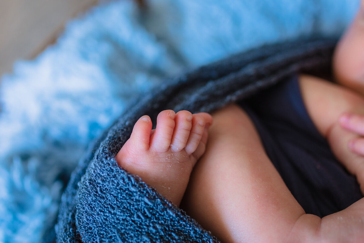 Linzi - Newborn session 4.10.21 alt Photography-10-web