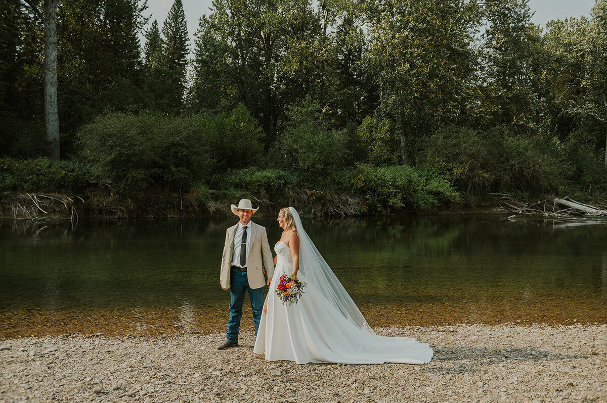 presley-gray-luxury-western-montana-wedding-7505