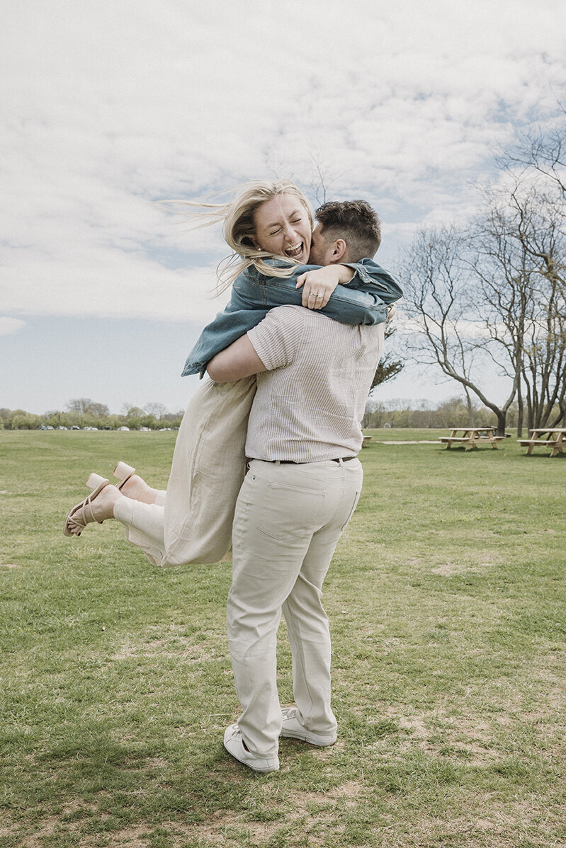 wedding-proposal-engagement-kontokosta-winery-greenport-newyork-miraparkphotography-9
