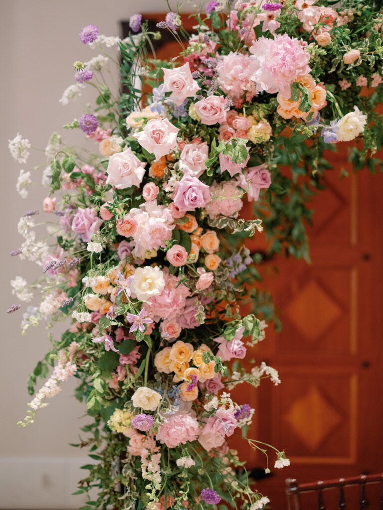 circle altar, sweetheart table