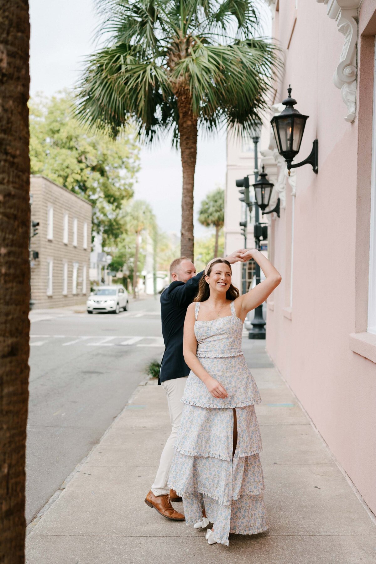 downtown-charleston-engagement-session-meg-andrew-013