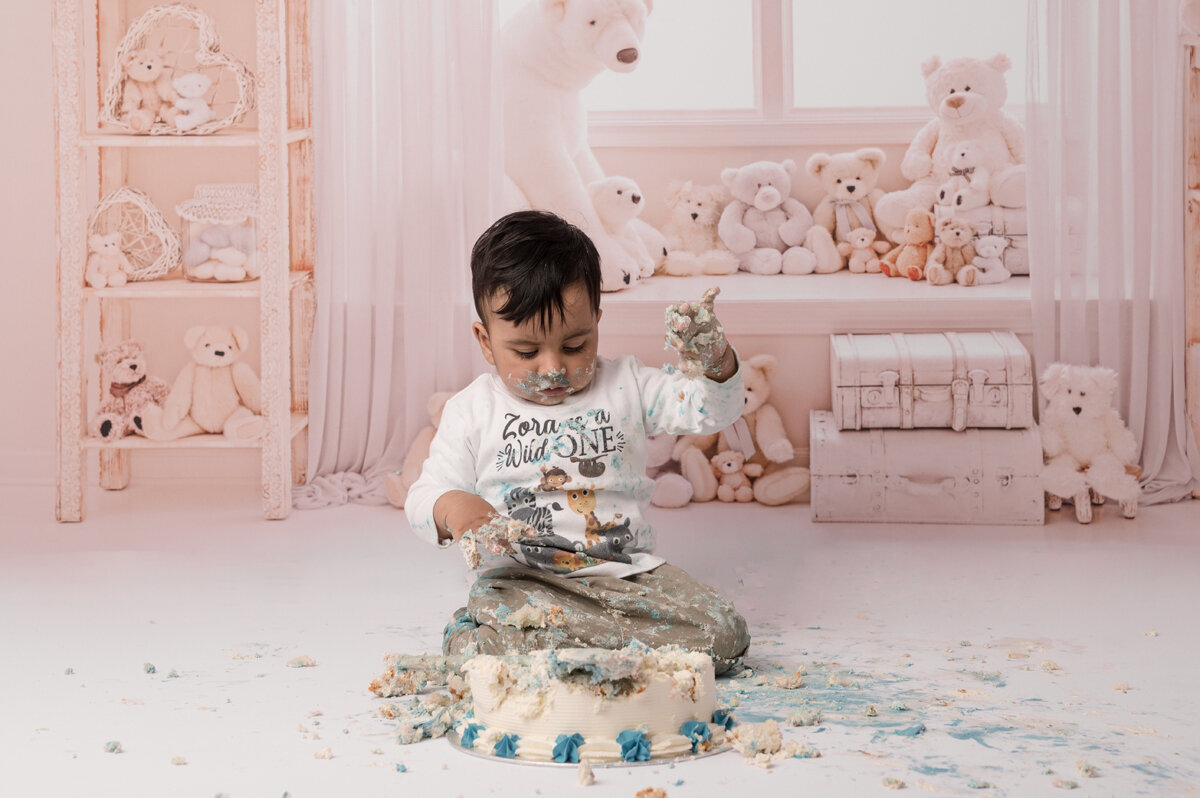 Baby boy cake smash