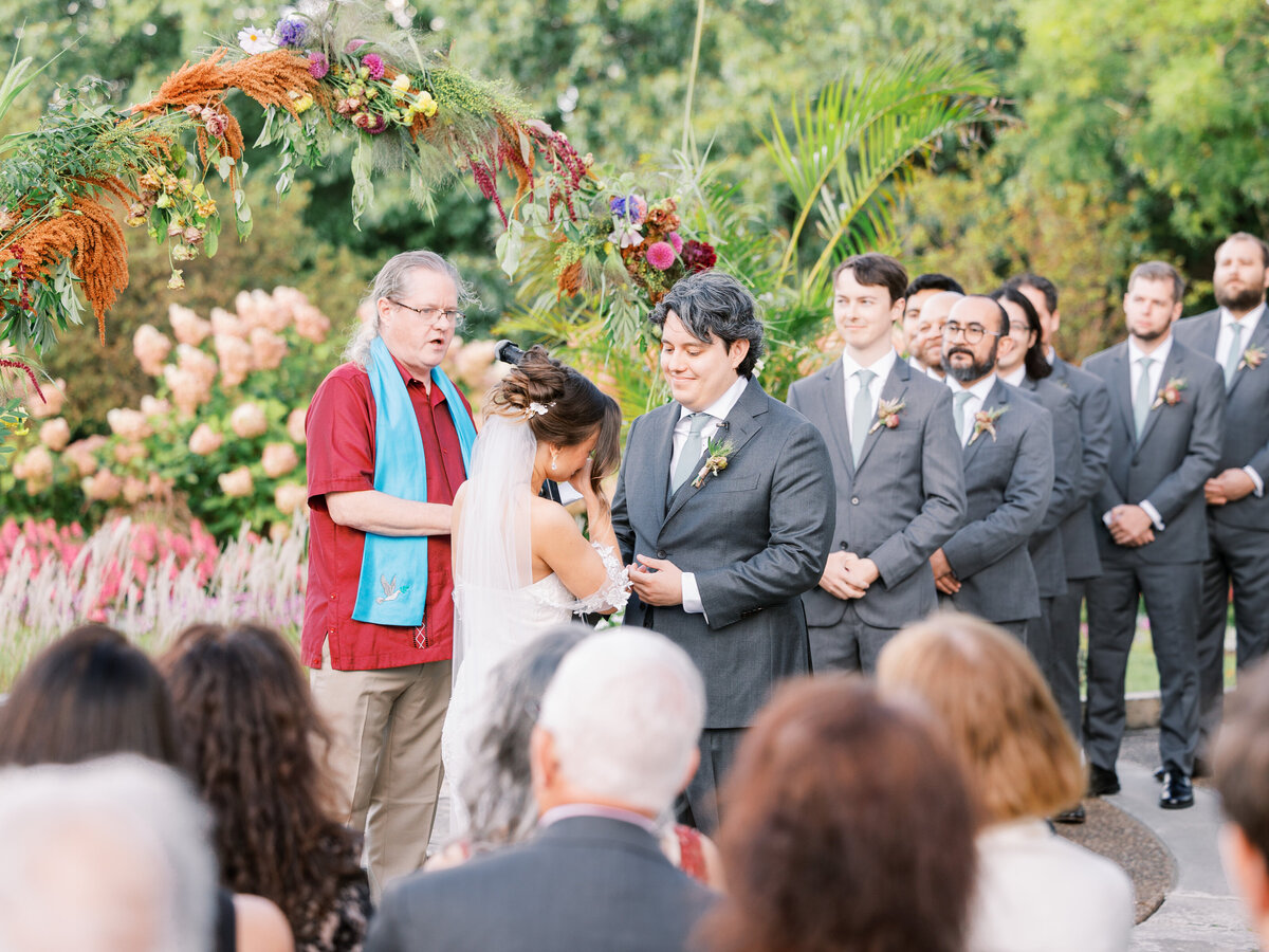 pittsburgh-wedding-photographer-phipps-botanic-gardens-conservatory-wedding-outdoor-lgbtq-luxury-photography-light-and-airy37