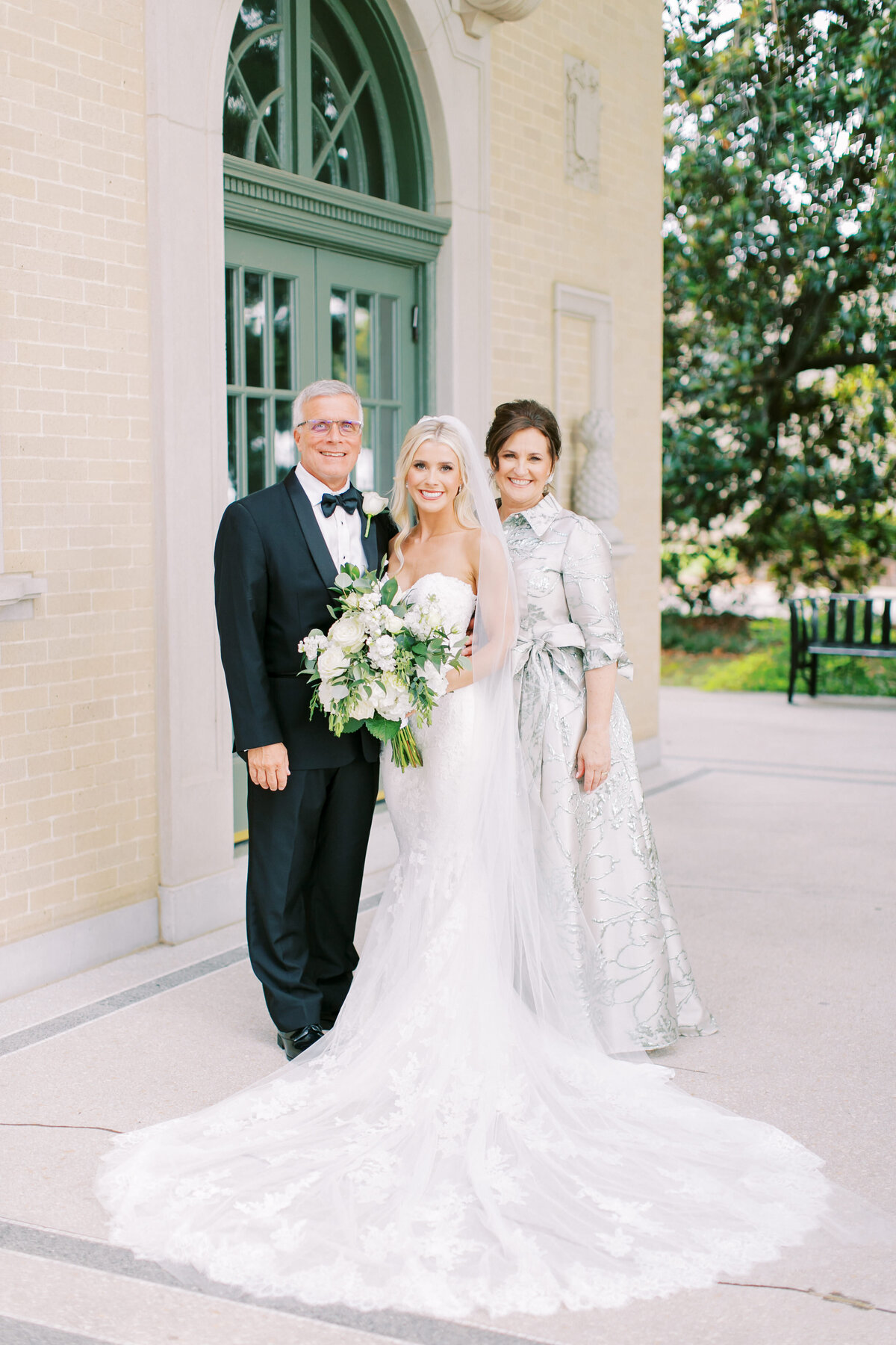 Caroline-and-Connor-Wedding-Preview-emily-nicole-photo-23