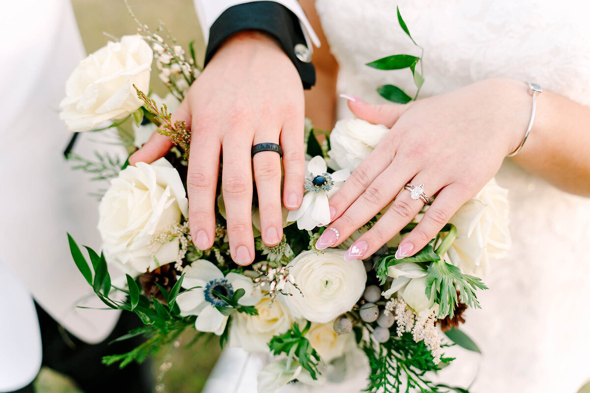 Gabby_Darling_Photography_wedding_photography_gallery_sterling_event_venue_flowers