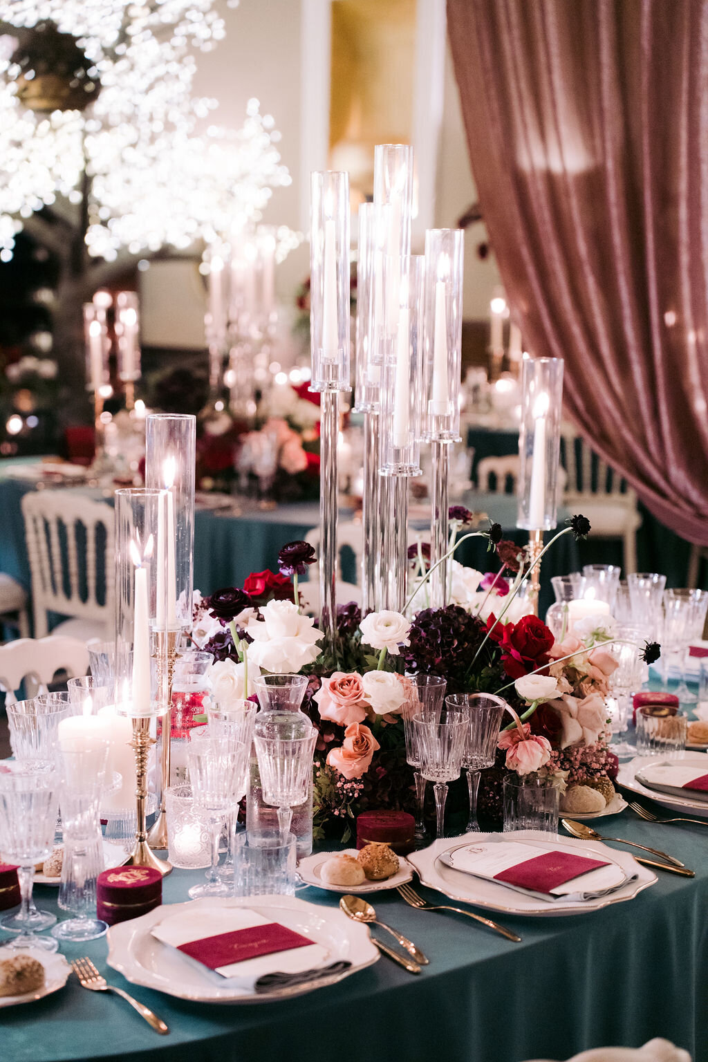 Luxurious and opulent centerpieces for a wedding reception in Porto Cervo