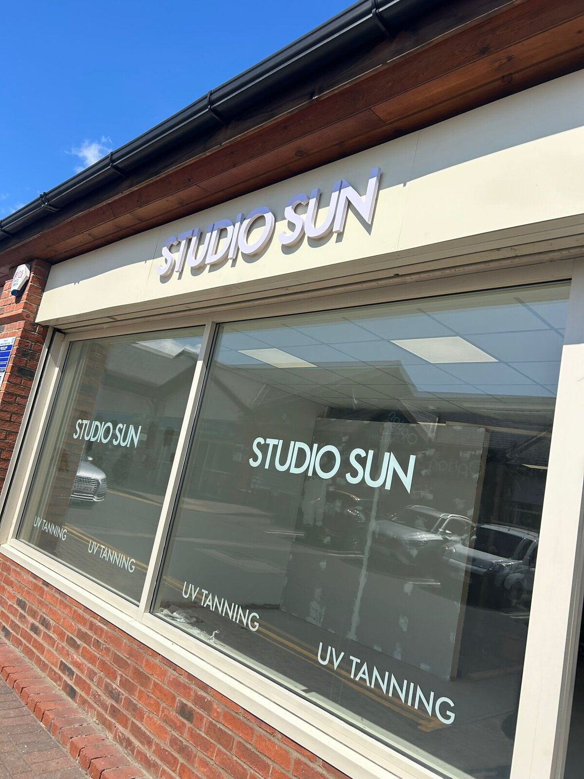 ellis-signs-external-signage-for-tanning-shop-newcastle-gateshead-north-east-lincoln