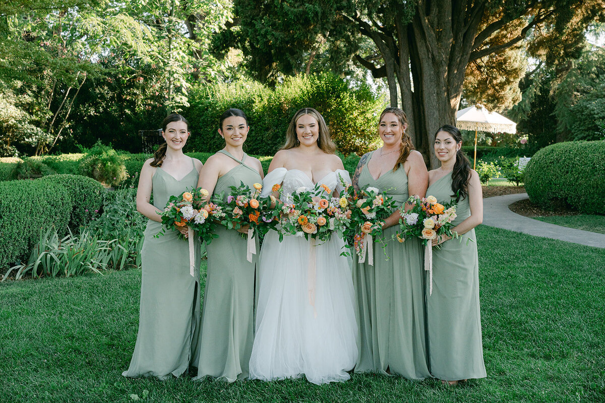 bridal party bridemaids bouquets