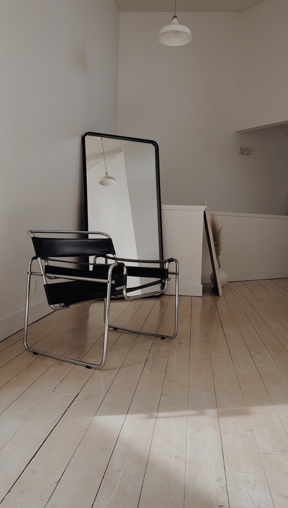 A creative studio space for photoshoots, photographers, content creators, and brands in South Surrey White Rock Vancouver area