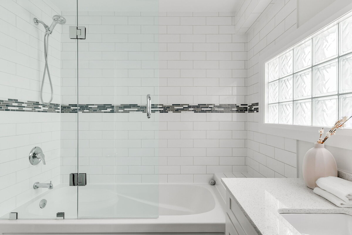 40-web-or-mls-44_002_Bathroom