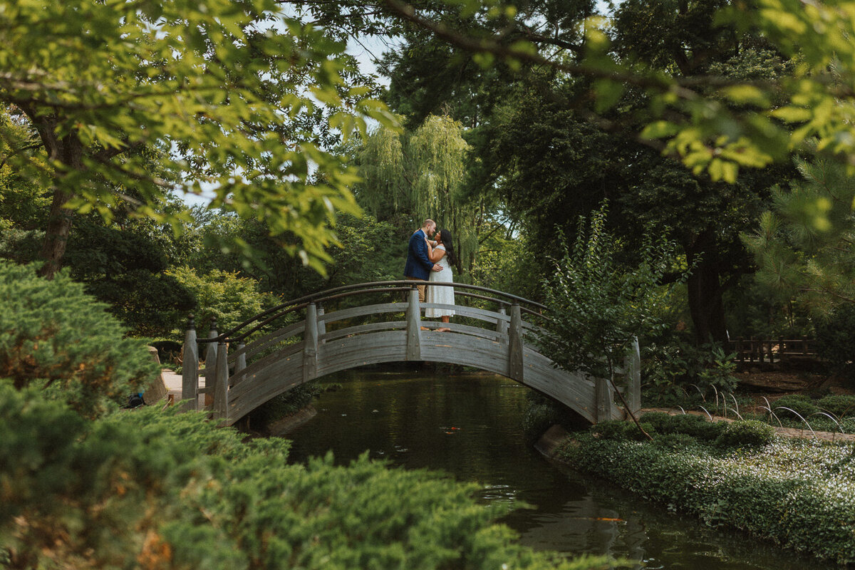 fort-worth-botanic-gardens-engagement-12