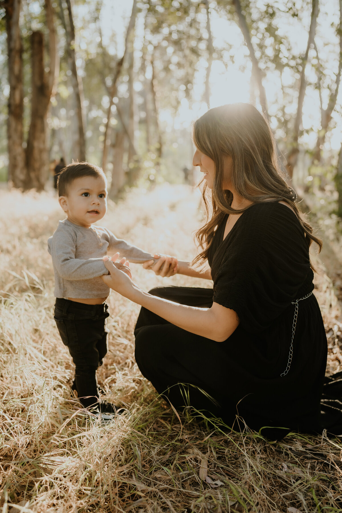 Temecula, California Wedding photographer Yescphotography baby and mom with dreamy lightening family photo