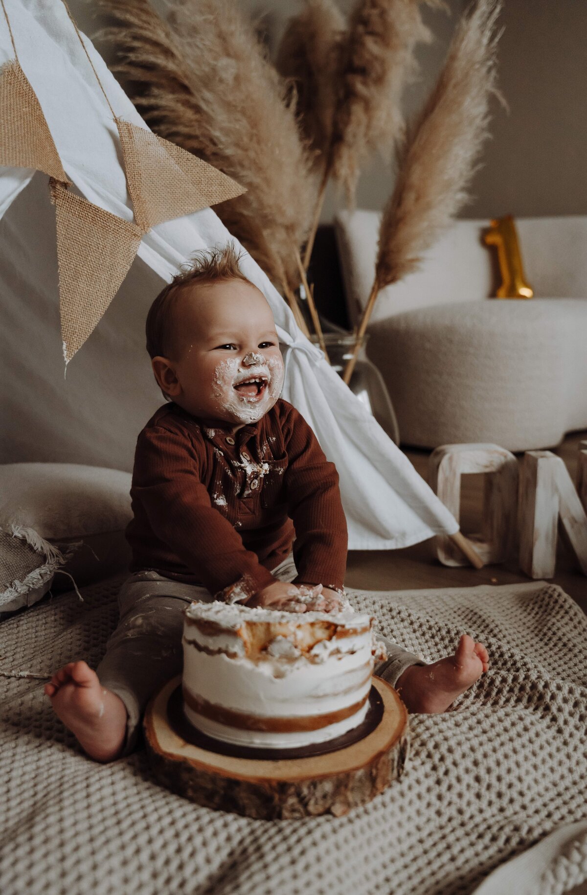 cakesmash fotograaf limburg, cakesmash fotograaf, cakesmash fotograaf haelen, cakesmash fotograaf roermond, cakesmash fotograaf leudal, cakesmashshoot haelen, cakesmash shoot leudal, cakesmash shoot roermond, cakesmash shoot, cakesmash fotograaf, cakesmash fotografie, cakesmash, cakesmash voor 1e verjaardag, cakesmash fotografie leudal, cakesmash fotografie in de buurt van haelen