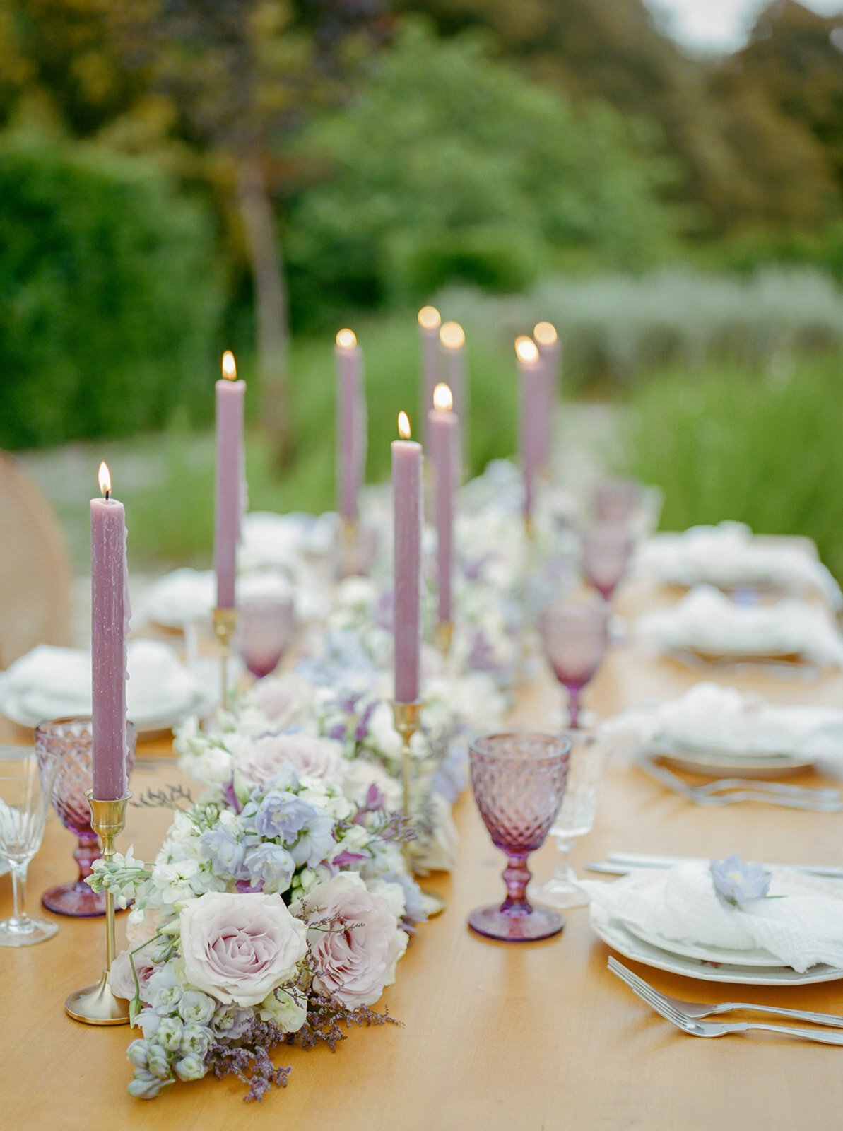 décoration-florale-chemin-de-table-mariage
