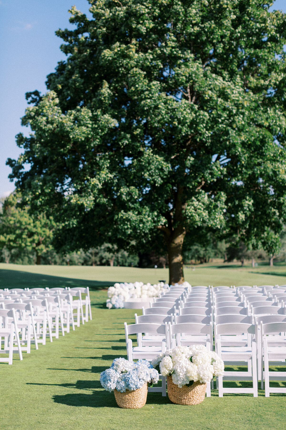 carriage house wedding flowers 25