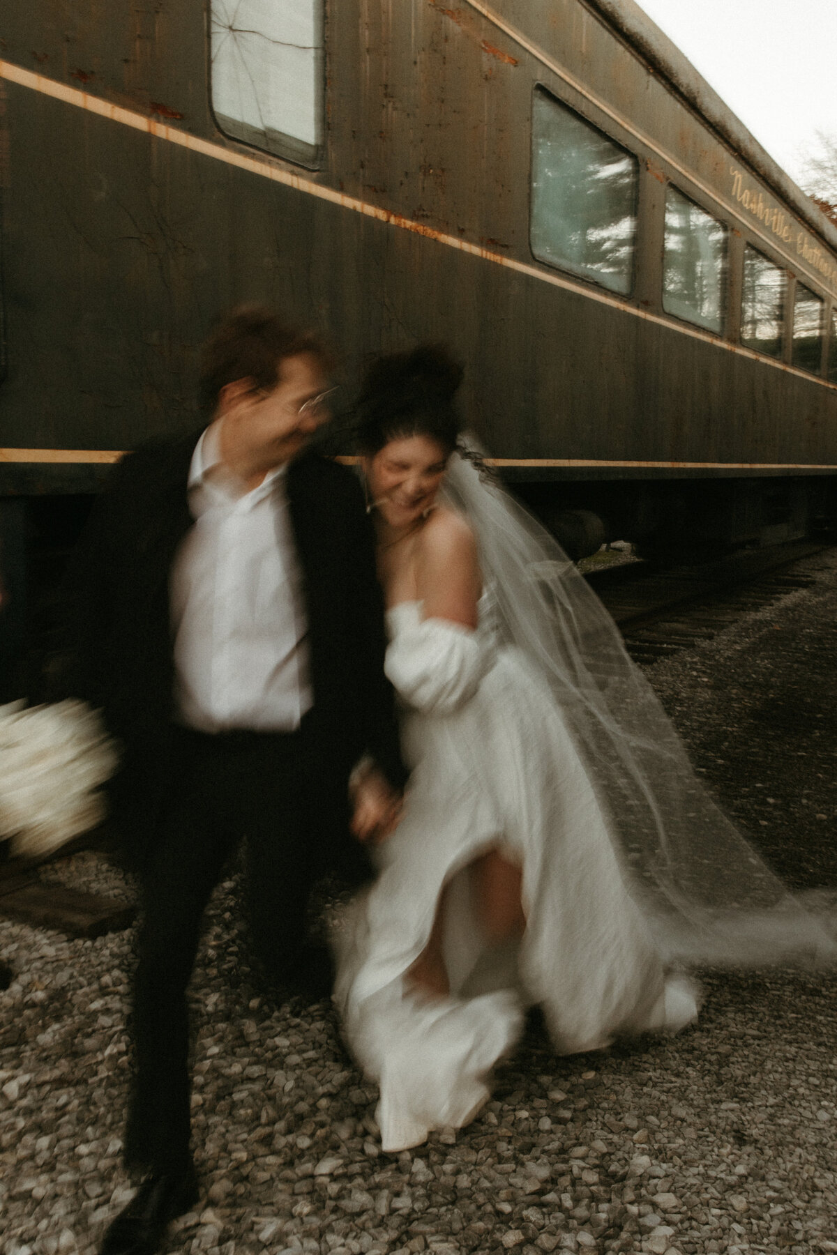 european-train-runaway-bride-elopement-rome-italy-romantic-film-111