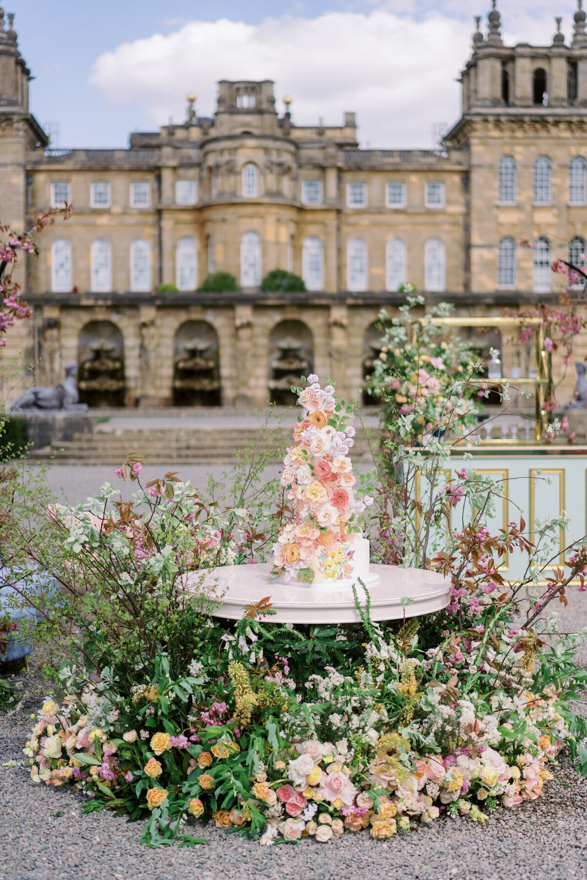 wedding cake at blenheim palace