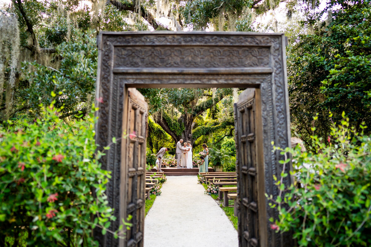 maddness-photo-del-favero-oasis-vow-renewal-chantilly-chic-celebrations-15