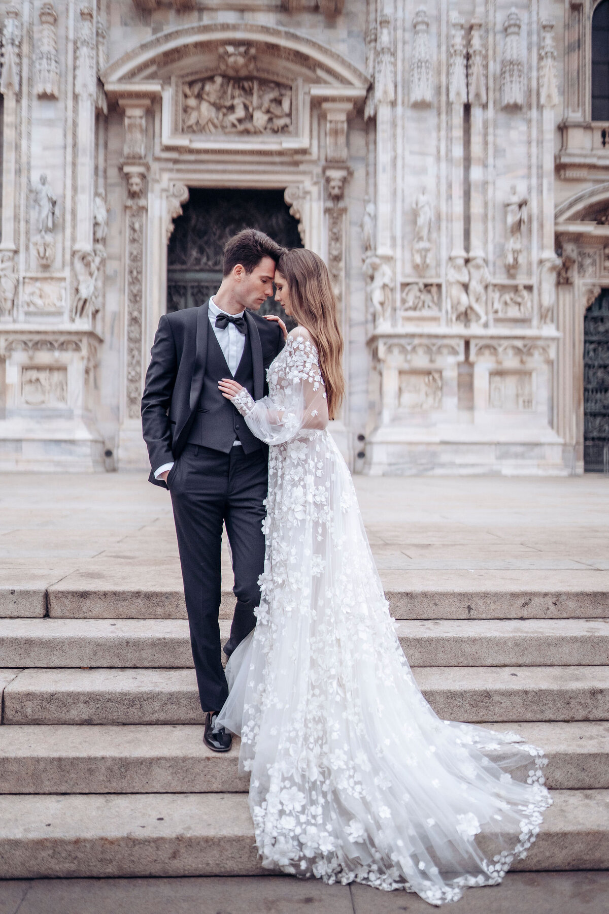 050-Milan-Duomo-Inspiration-Love-Story Elopement-Cinematic-Romance-Destination-Wedding-Editorial-Luxury-Fine-Art-Lisa-Vigliotta-Photography