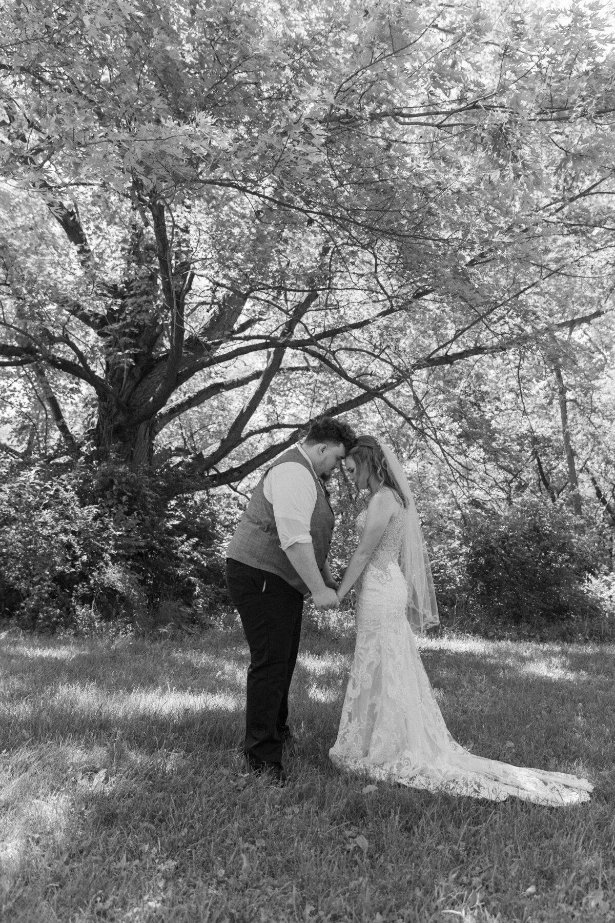 Wedding photographer in Indiana, candid dreamy storytelling documentary cinematic