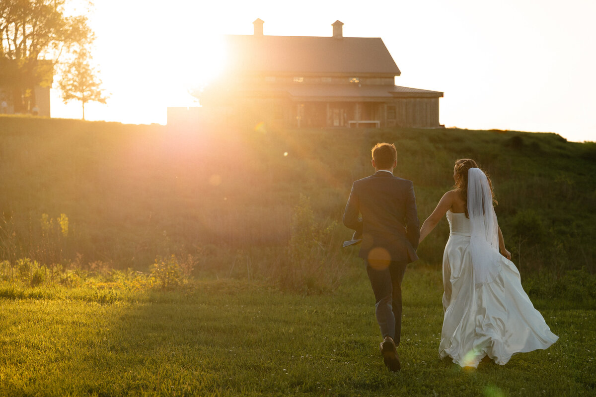 Sydney and Brant's Rustic Midwest Wedding Photography-692