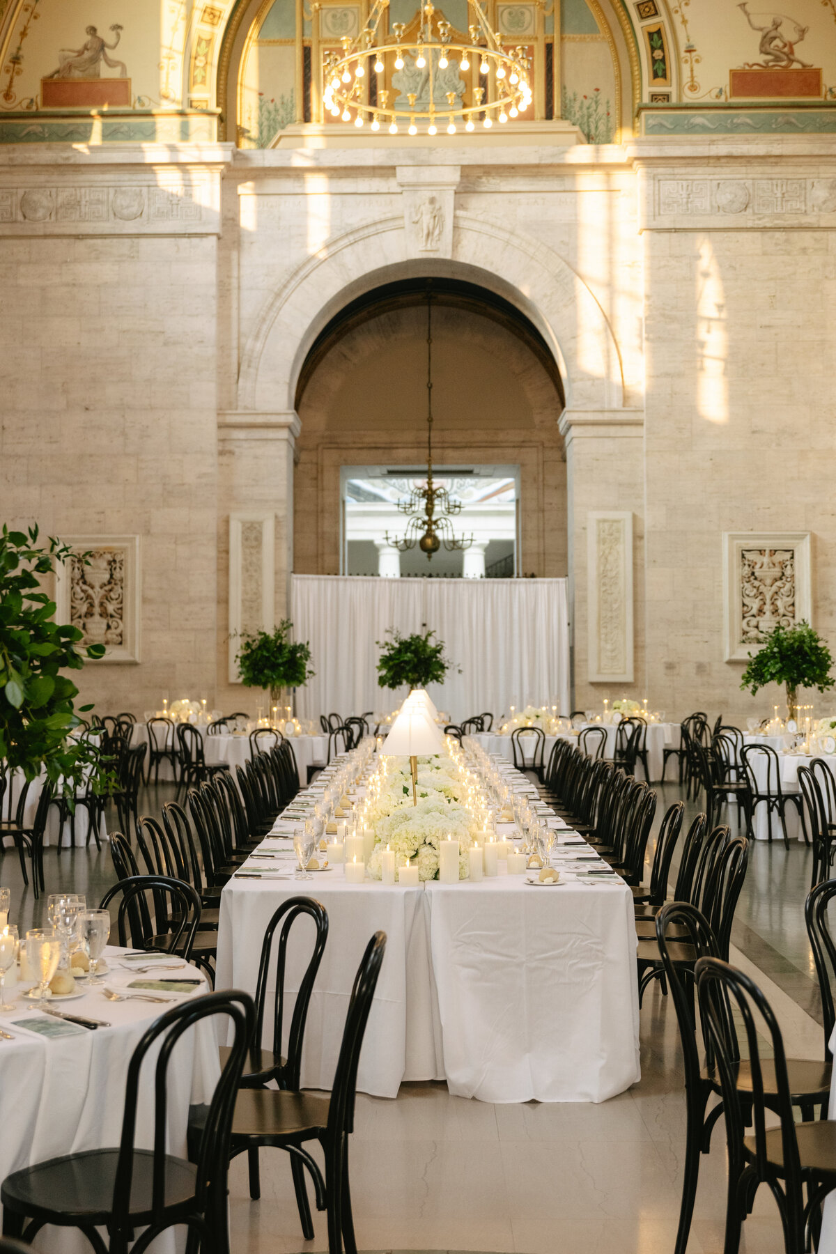 AveryPhillipsPhoto-Morgan+Dominic-DetroitInstituteofArtsWedding-271