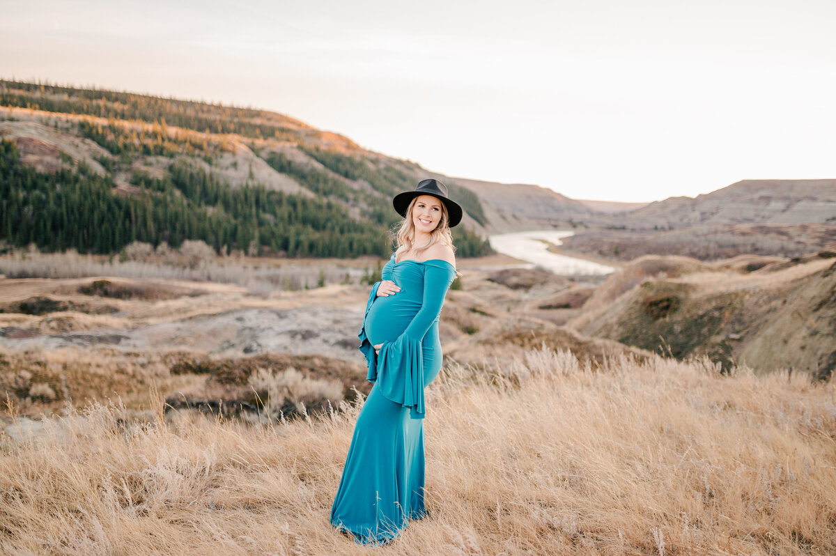 Dry Buffalo Jump Maternity Photo Session