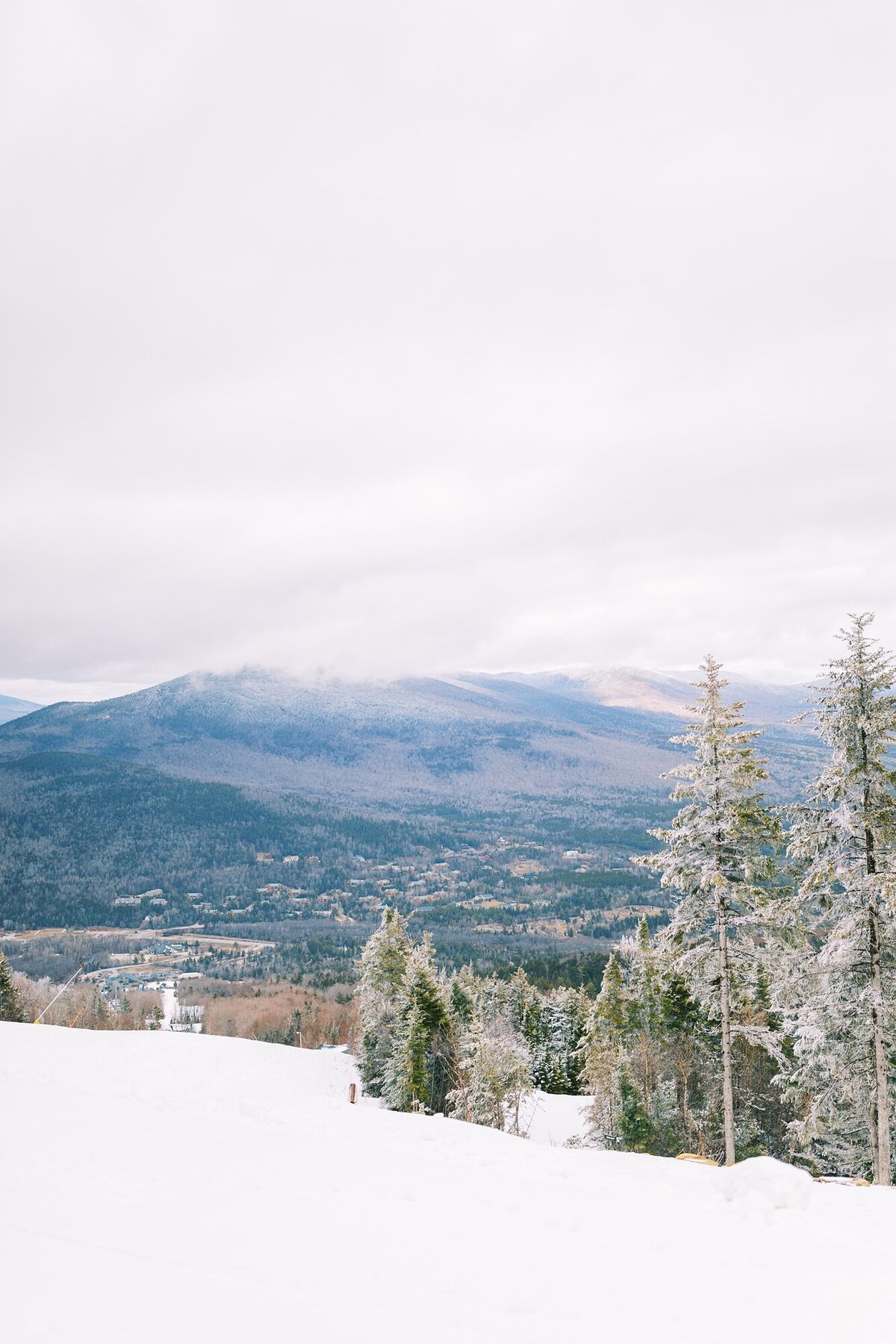 White-Mountains-New-Hampshire-NH-Winter-Engagement-Photography_0005