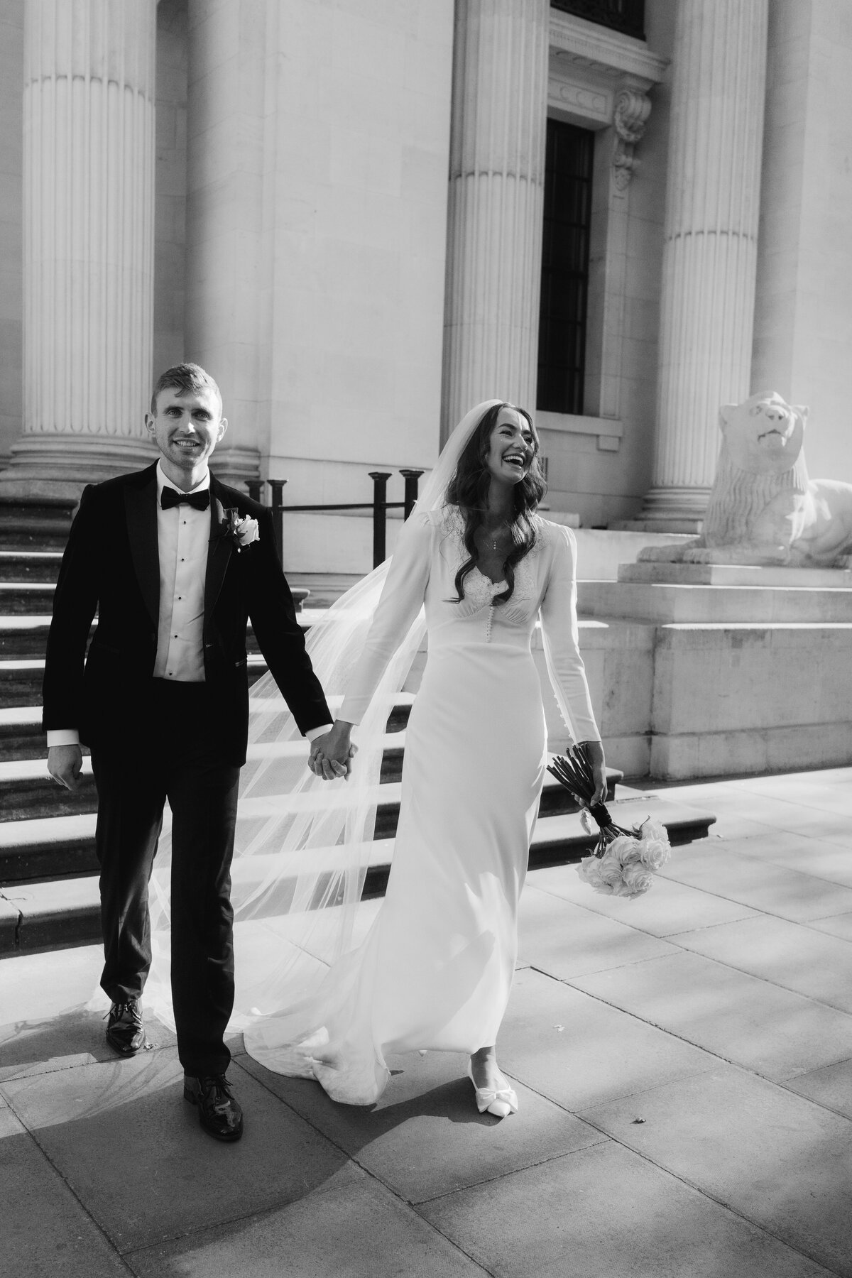 adorlee-weddings-080-editorial-couple-portraits-at-old-marylebone-town-hall-london