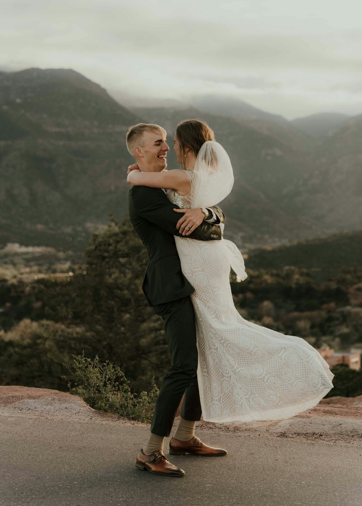 andres-molina-yL3yjkujyE0-unsplash