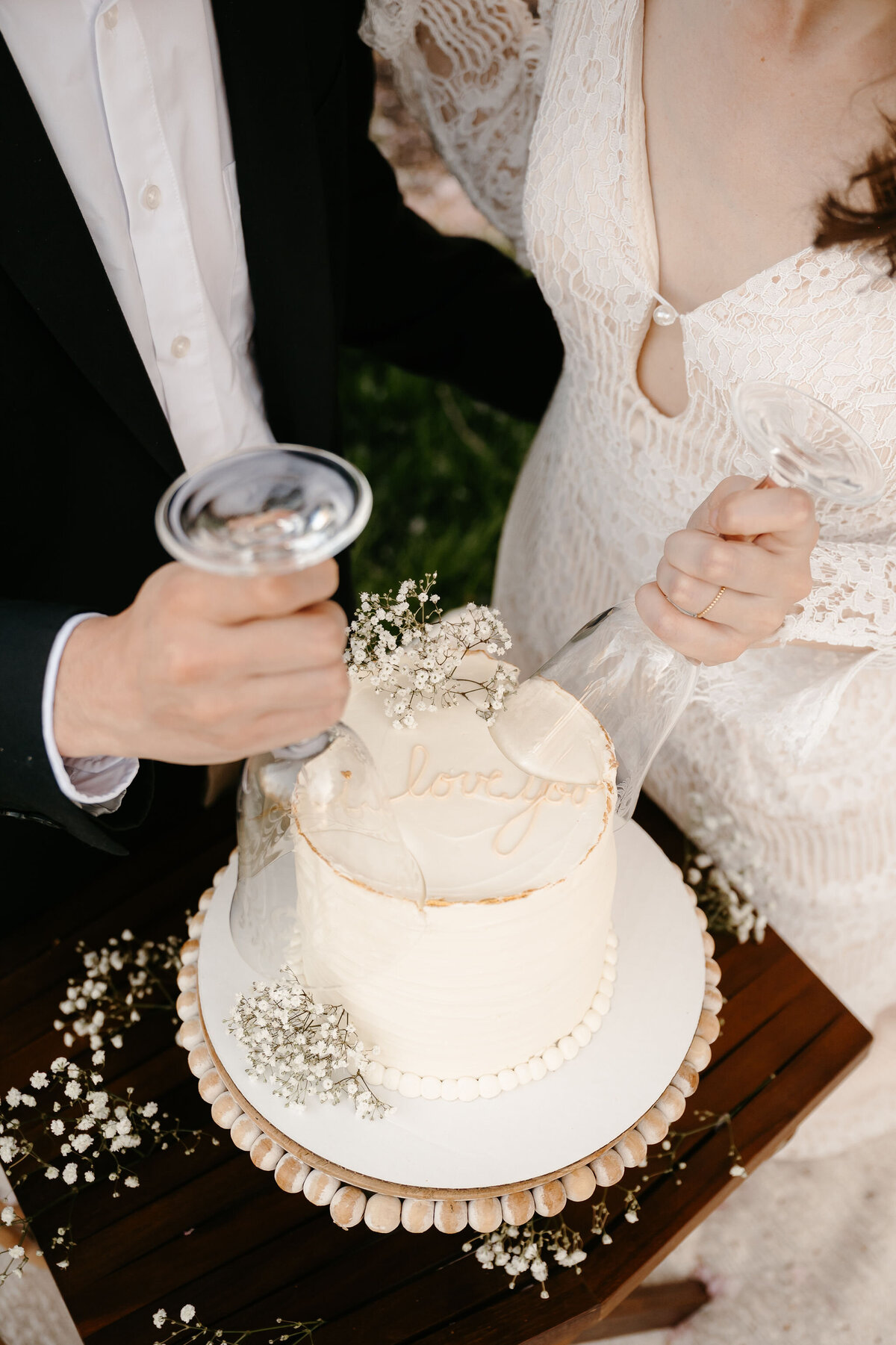 Wedding Cake by Lisa Blanche Photography