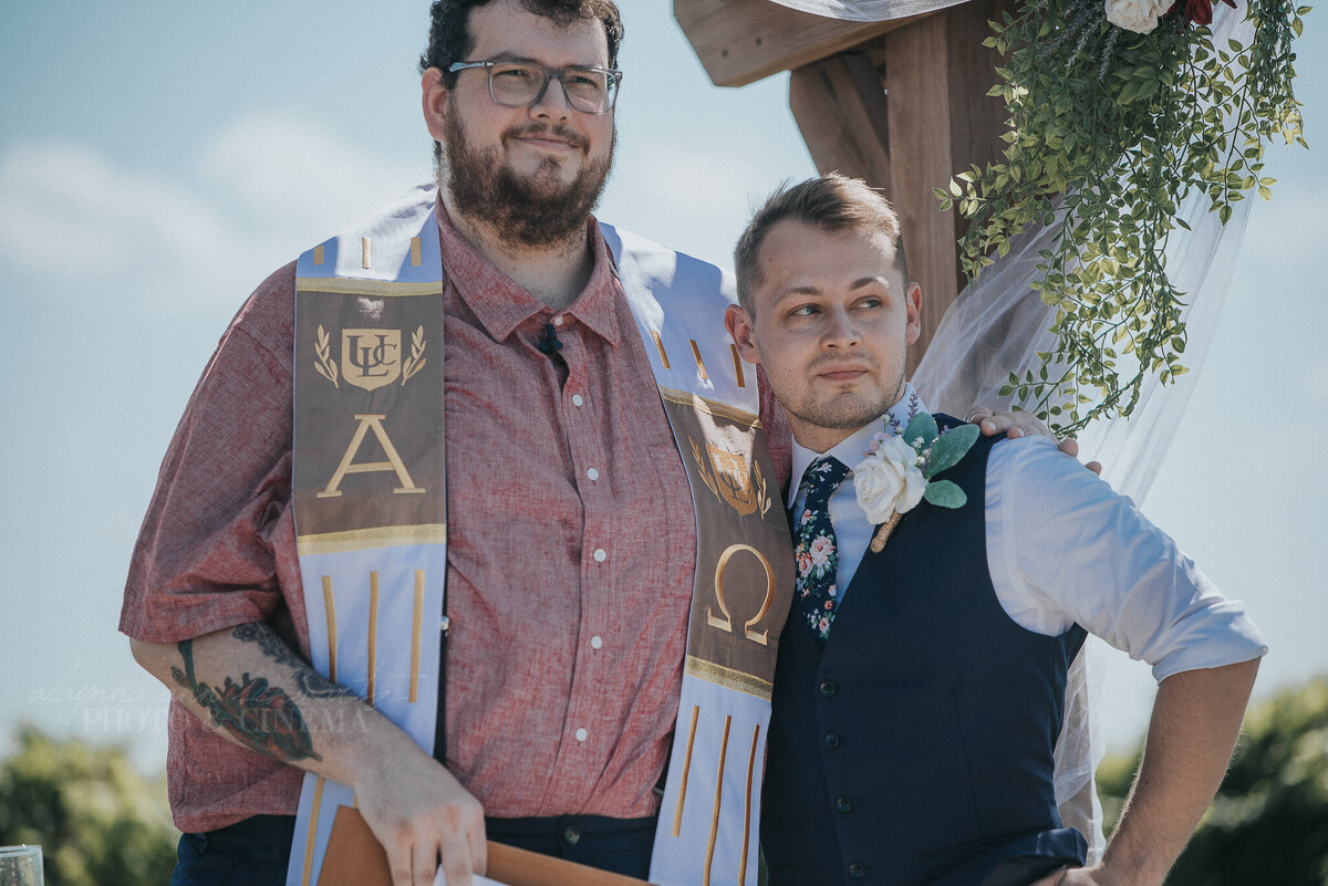 ceremony _ alaynna ann schwartz _ harpors vinyard _ iowa photographer _ playlife photography_0115