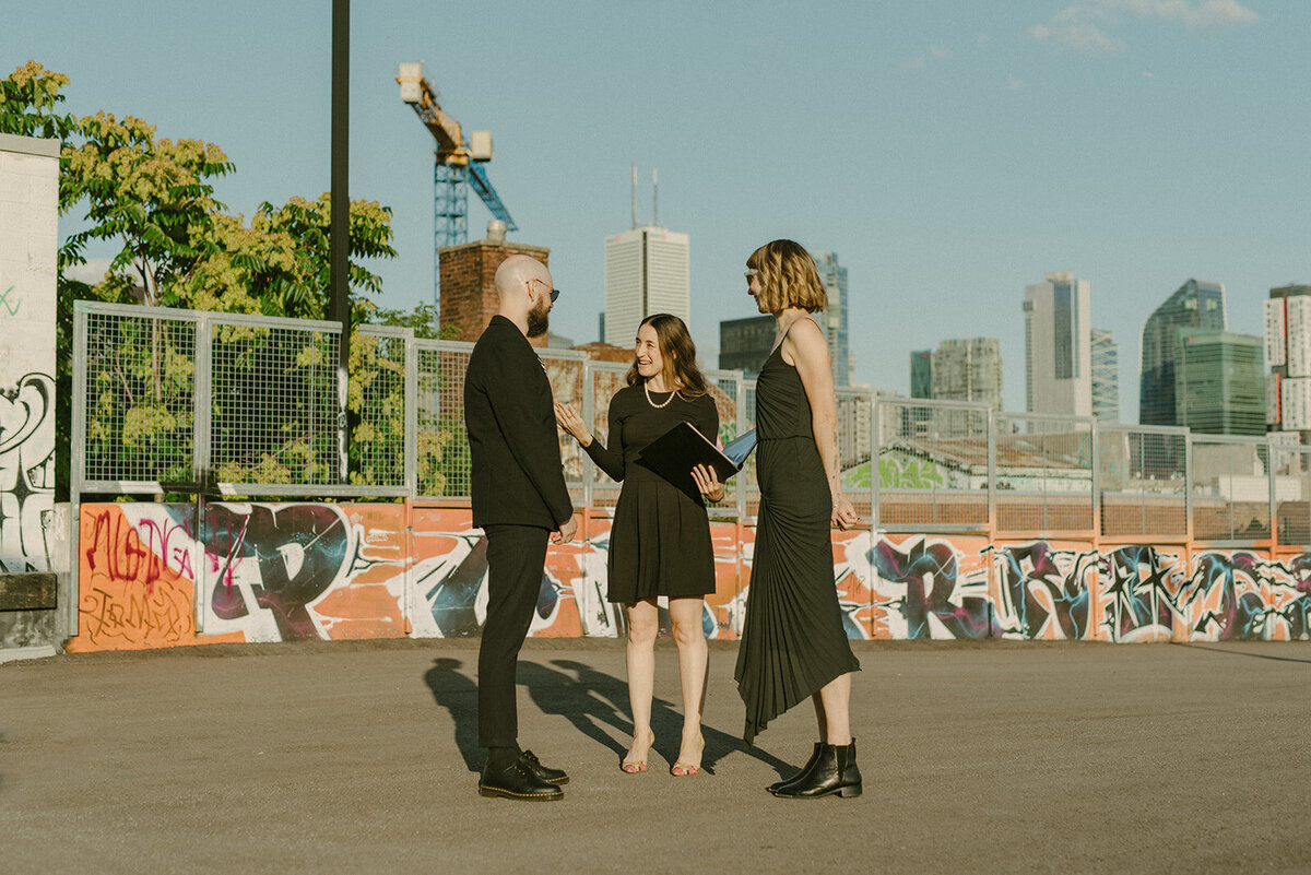 toronto-city-elopement-kensington-market-freespirited-romantic-fun-authentic-wedding-photography-2580