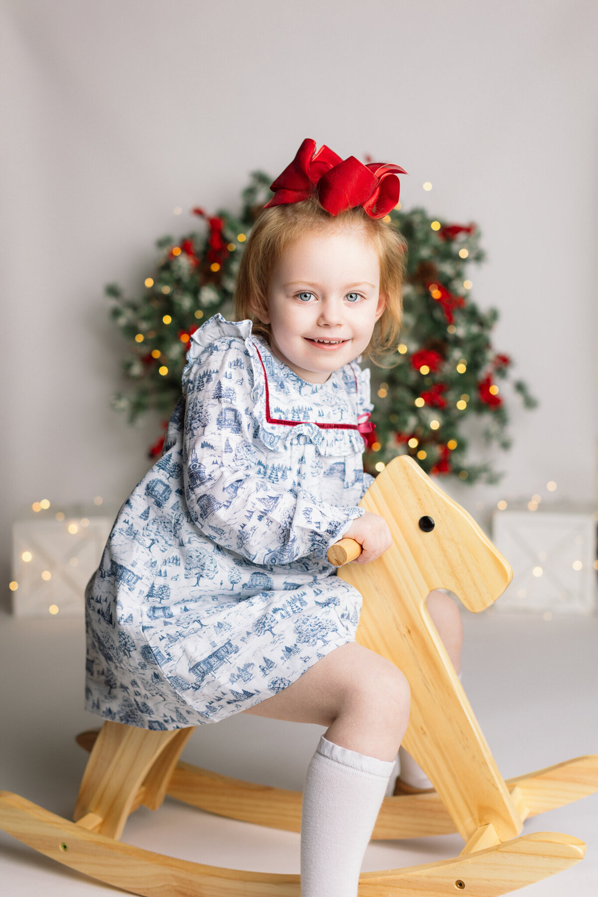 Best NWA holiday photographer, holiday portraits near me, Northwest Arkansas holiday photography, NW Arkansas holiday photos, NWA santa photos