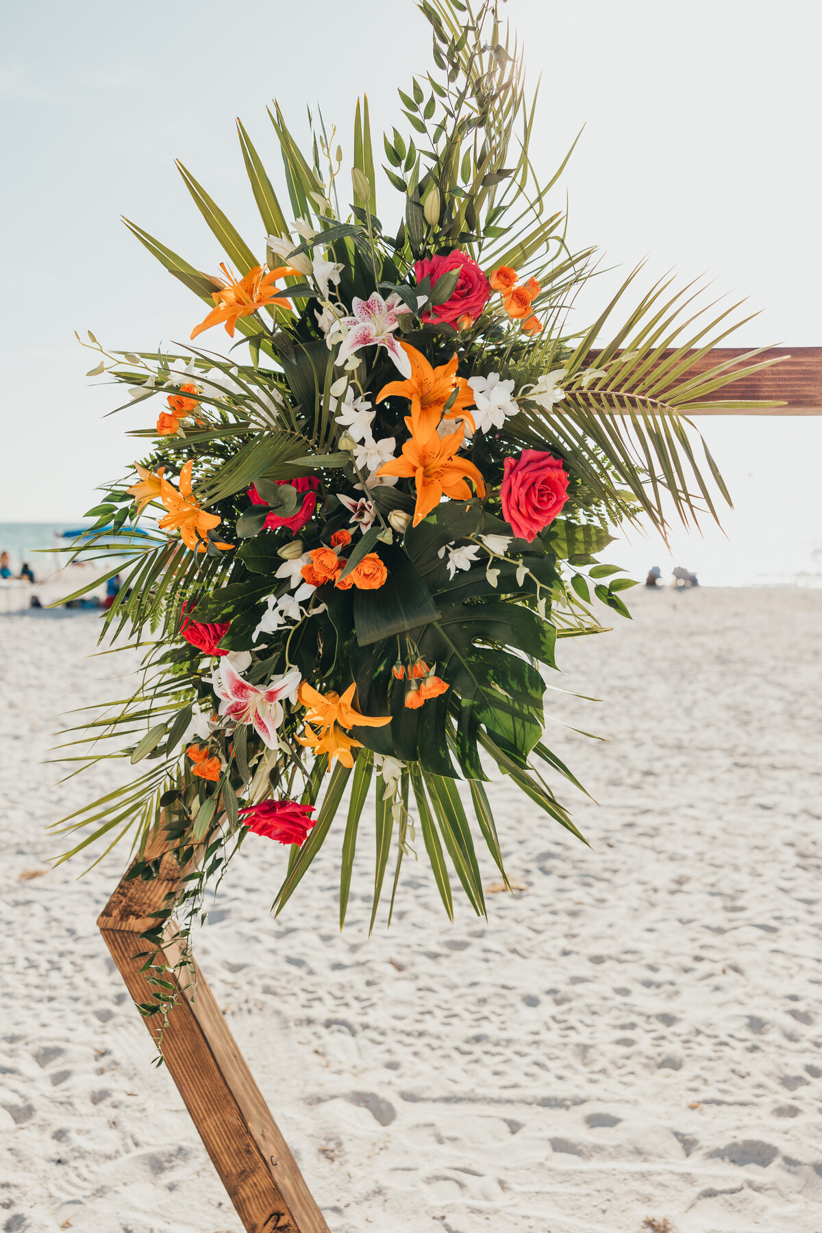 ariel-amir-photo-florida-beach-elopement-tropcial-chantilly-chic-celebrations-1