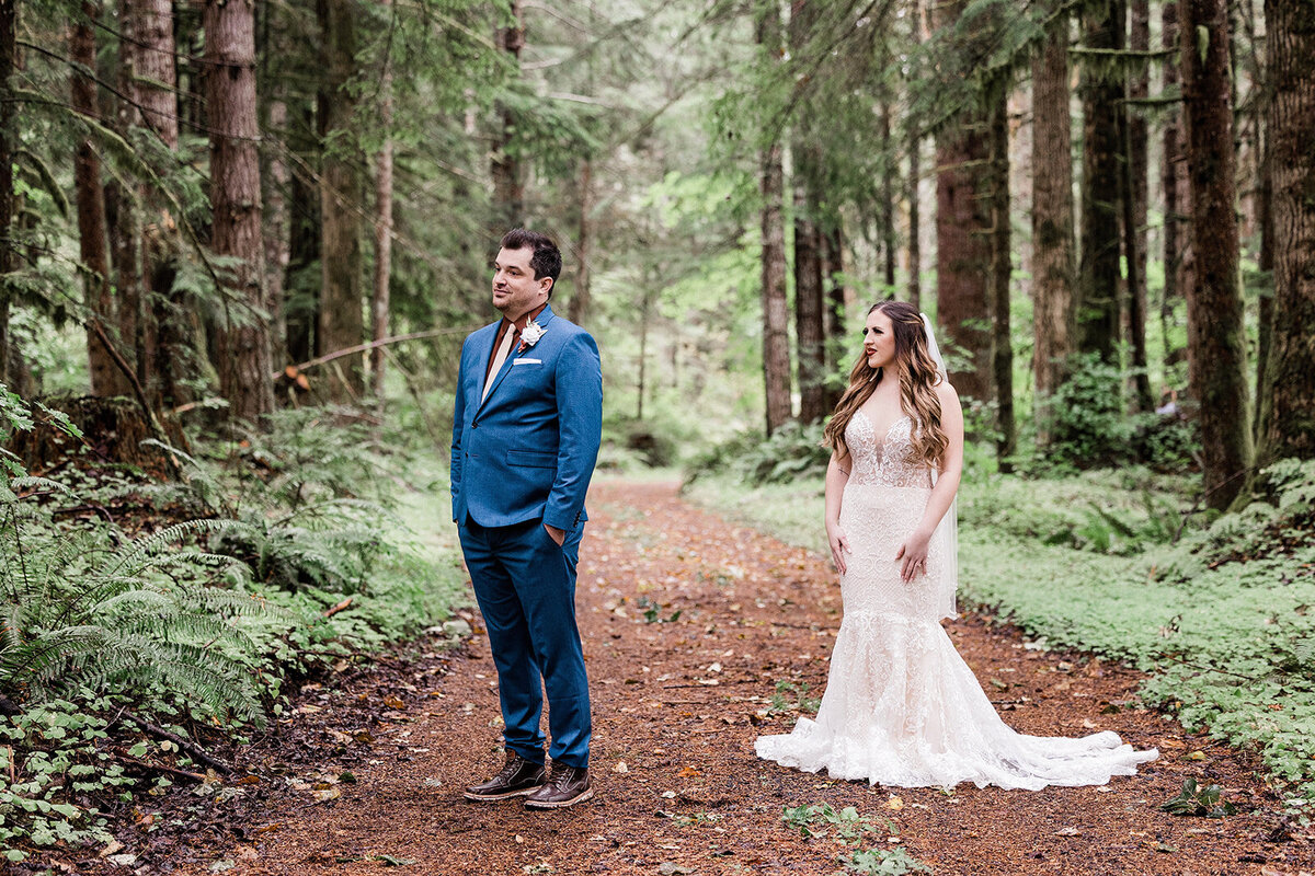 Rainy-Mount-Rainier-National-Park-Intimate-Wedding-43