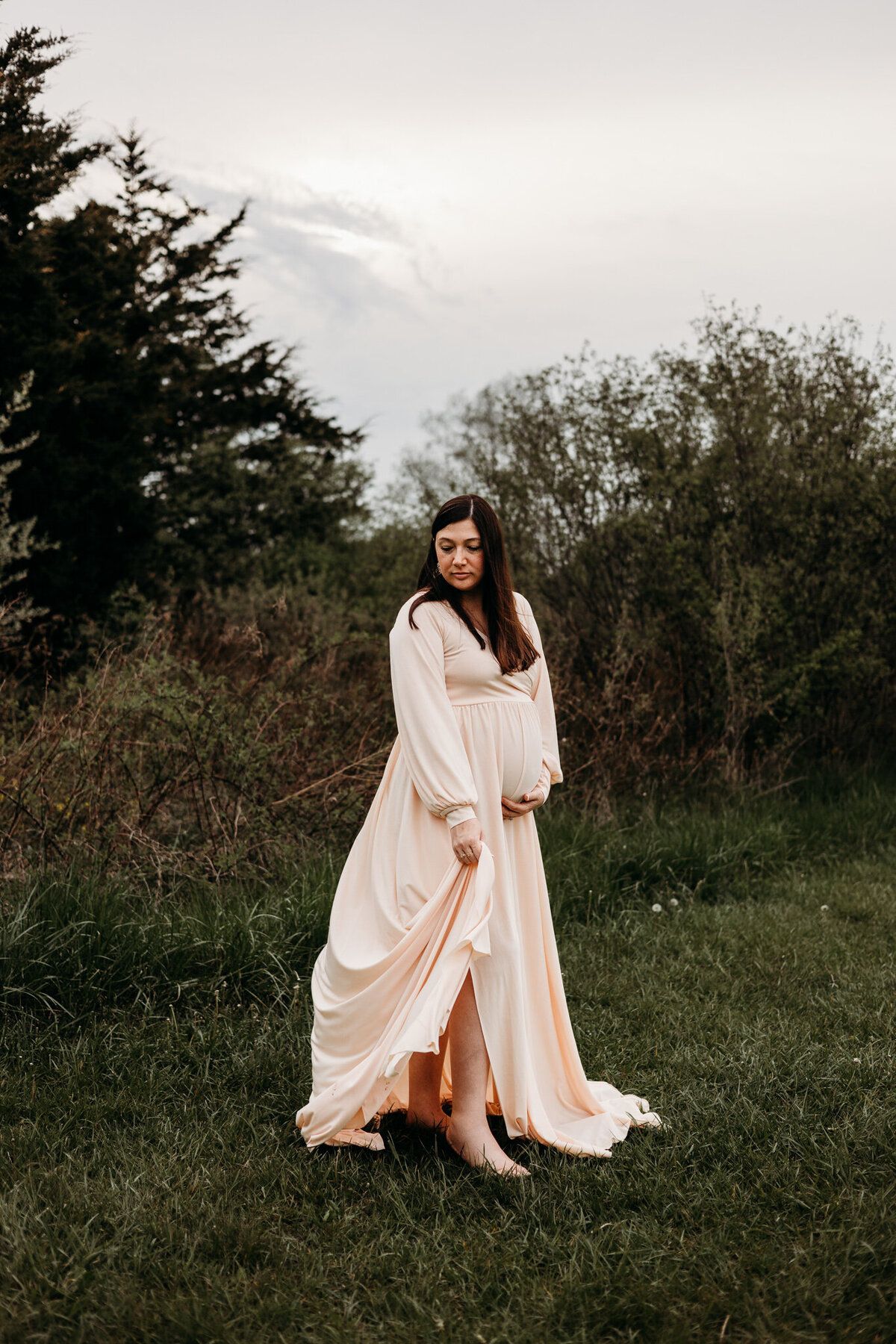 outdoor maternity pics