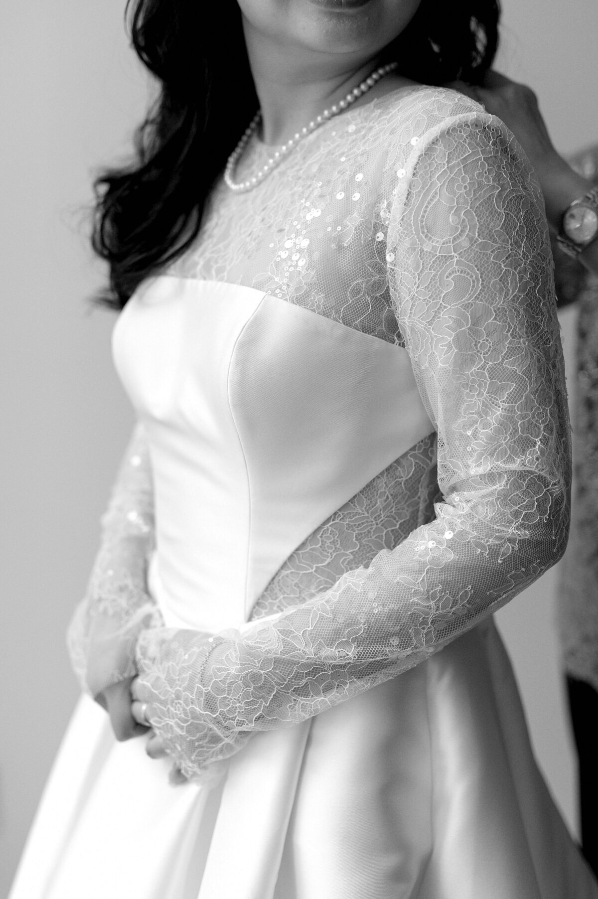 LumaRestaurantTorontoWeddingColetteGettingReady-50