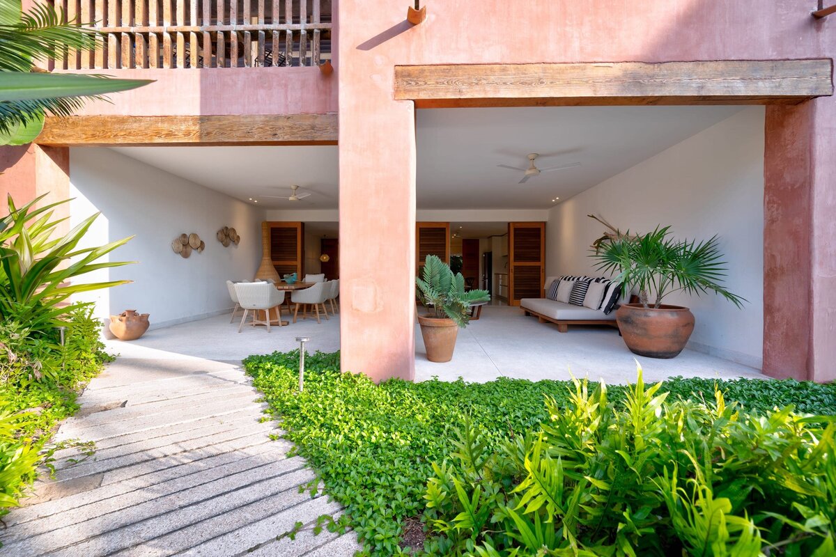 02-1-Careyes-Mexico-Properties-El-Careyes-Club-and-Residences-17-2BD-Entrance