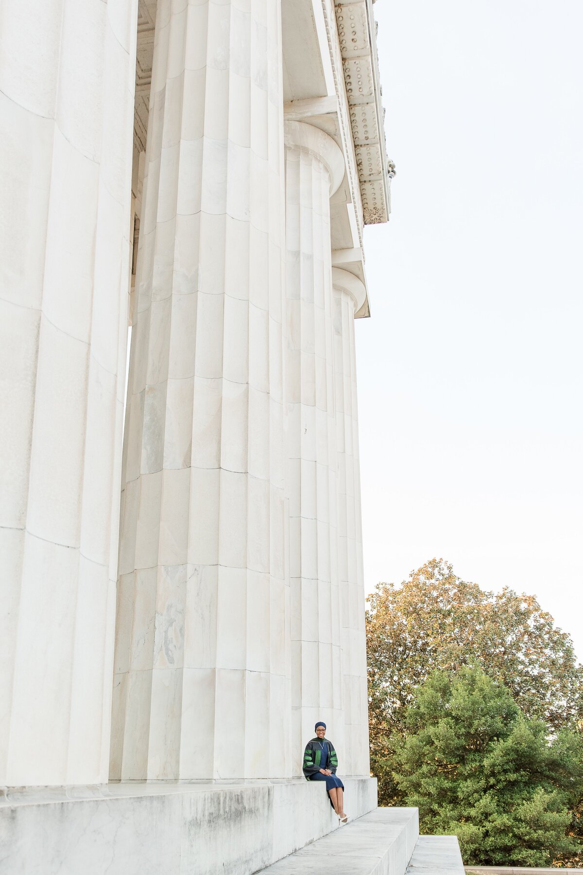lincoln memorial columns grad photo