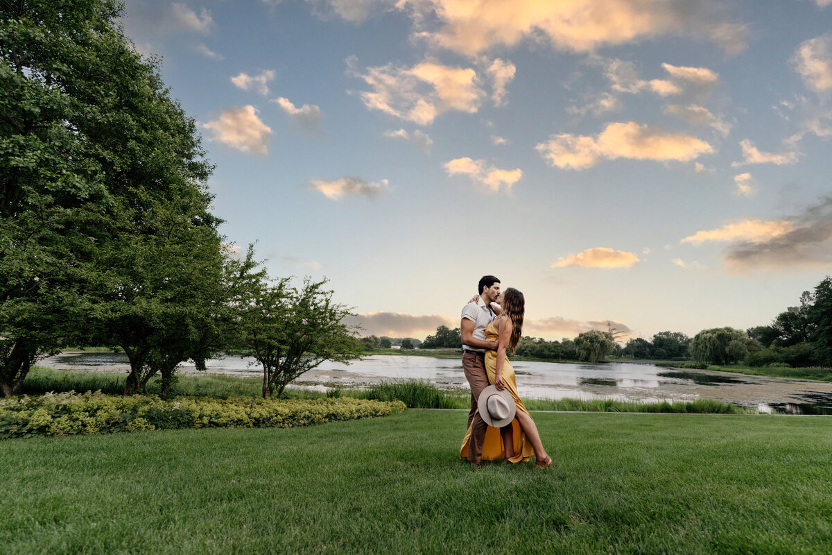 Millennium-Moments_Chicago-Wedding-Photographer_Chicago-Botanic-Garden-Engagement-120