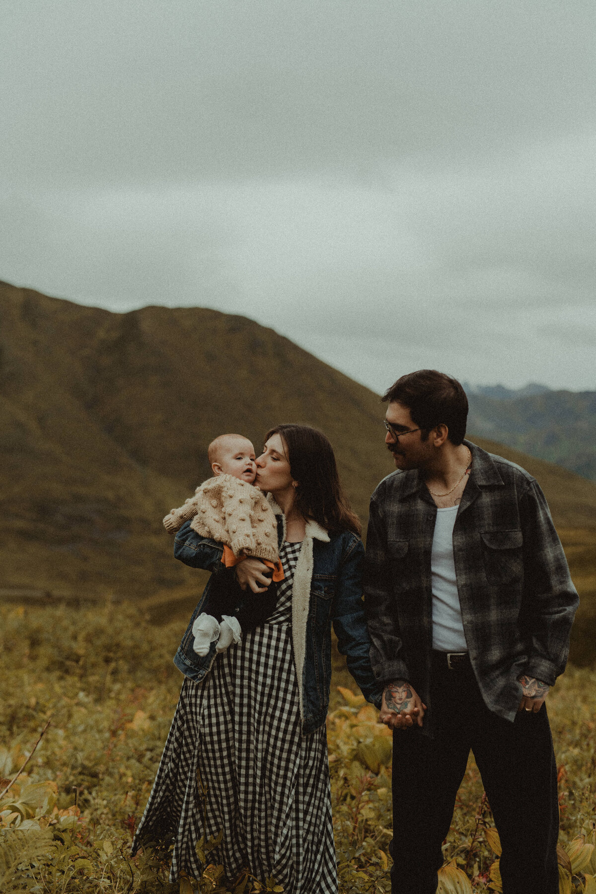 outdoor family photos in alaska
