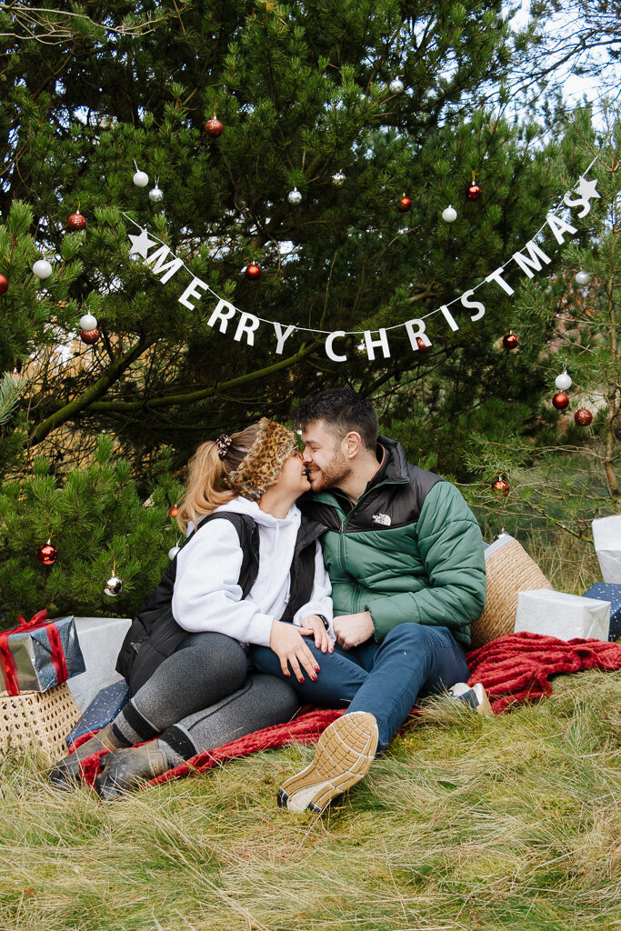 Christmas Mini photoshoot - Goyt Valley, High Peak - Nostalgia photography (6)