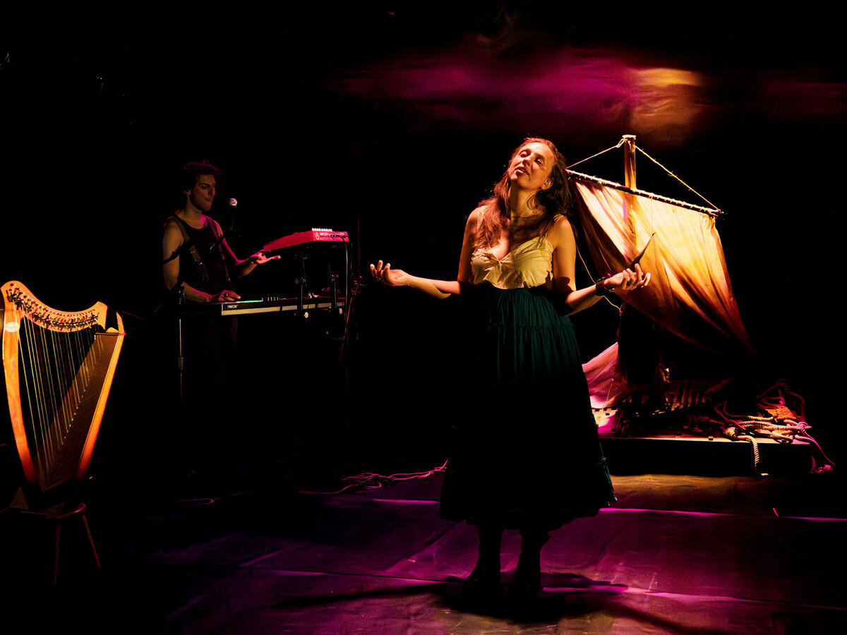 MATTEA Idée originale, interprétation Alexandra Lacour : texte Laura Léoni : mise en scène Sébastien Bonnabel : concept musical et sonore Alexandra Lacour, Ulysse Chaffin_4080130-Enhanced-NR