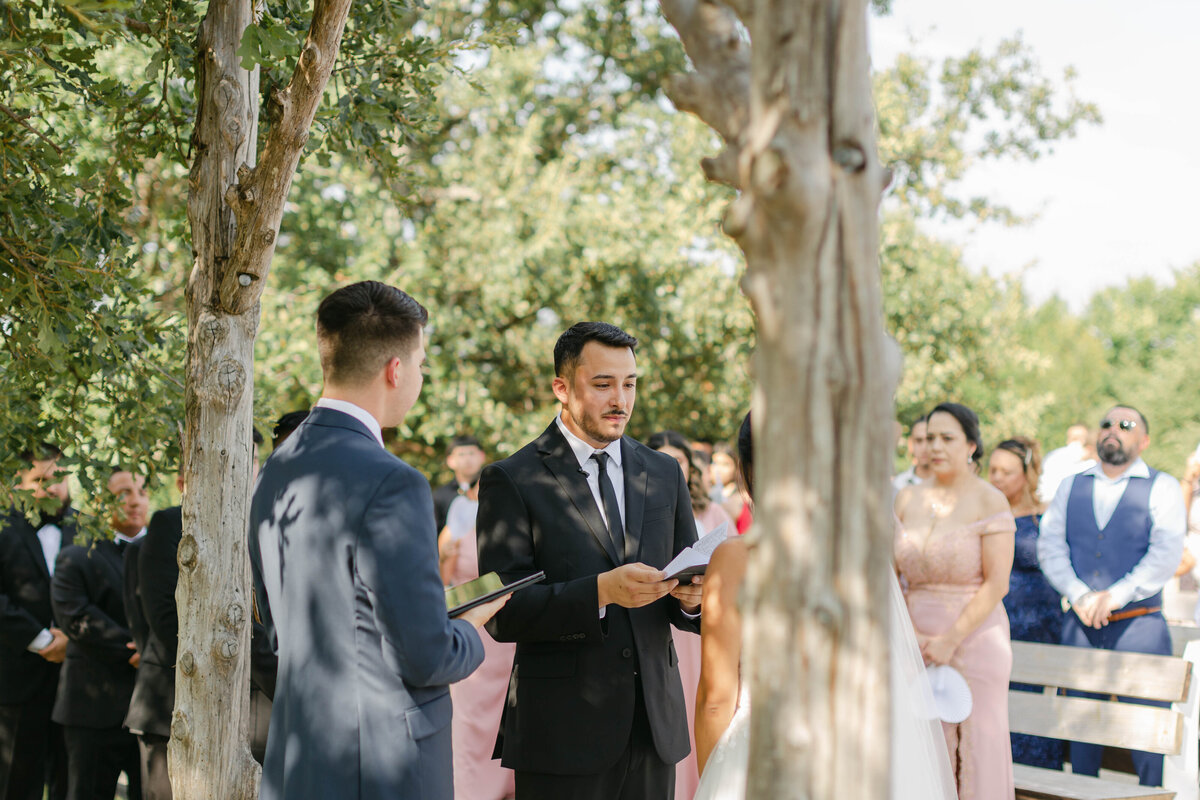 Summer wedding in Dallas, Texas photography by Alex Blair