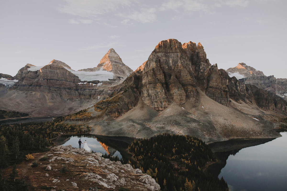 MT_ASSINIBOINE_HIKING_ELOPEMENT_PHOTOGRAPHER_RMPCo.-2178