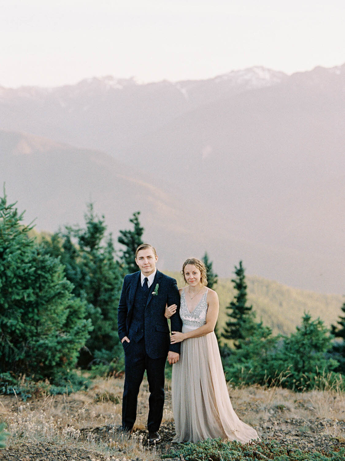 the-new-romantic-luxury-wedding-olympic-peninsula-fine-art-elopement-23